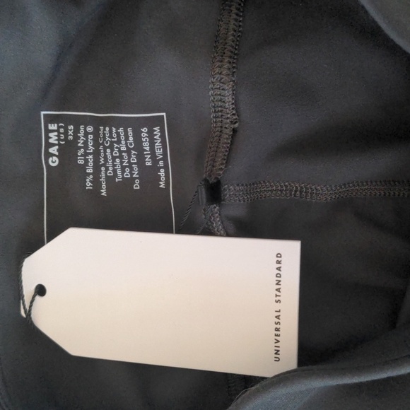 Universal Standard Gabby Cropped Mesh Legging - Picture 5 of 5